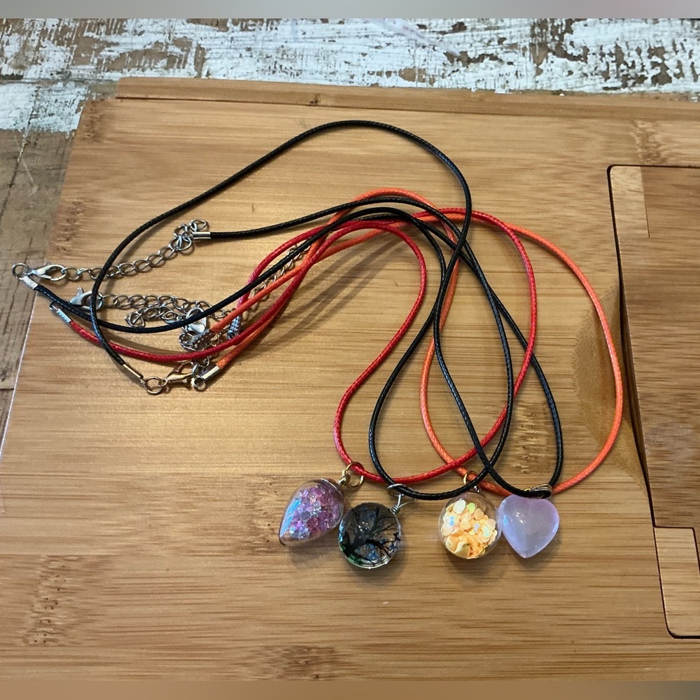 Set of 4 Pendant Necklace - Picture 1 of 2